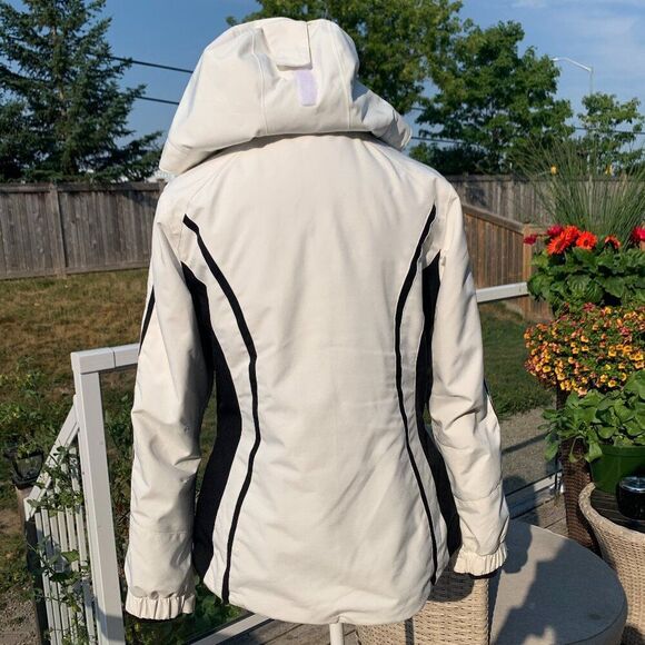 Karbon womens' winter jacket, Sz 8, EUC, white, blk, ski, board, outdoor sports - Picture 2 of 15